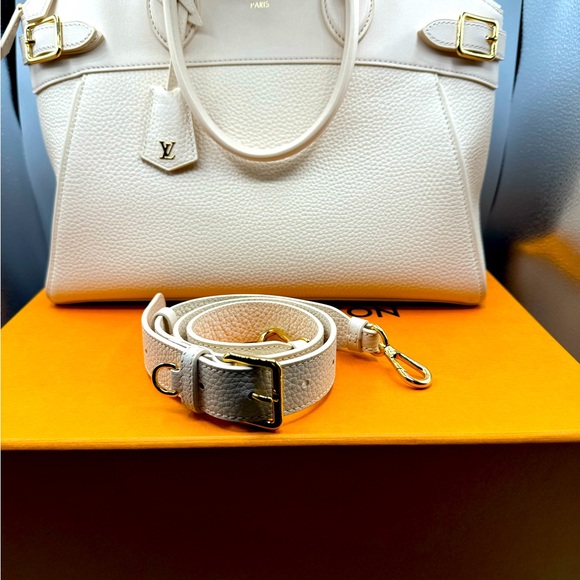 Louis Vuitton Vendôme MM - Picture 8 of 13